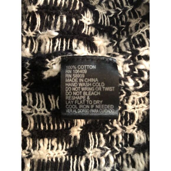 Gianni Bini Black and white fringed oversized poncho style sweater with fringe s - Picture 14 of 15